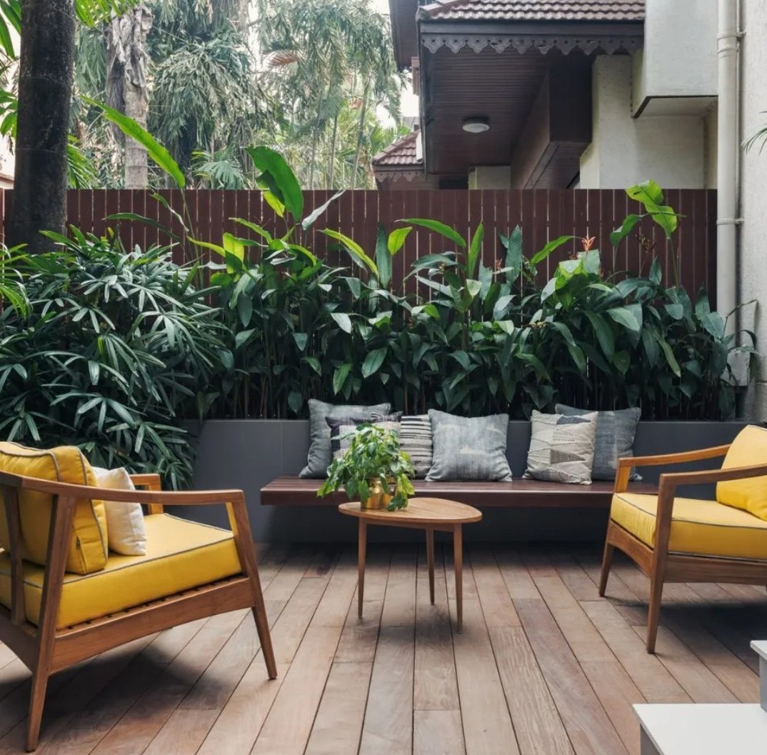 Fence and Bench, Chembur 